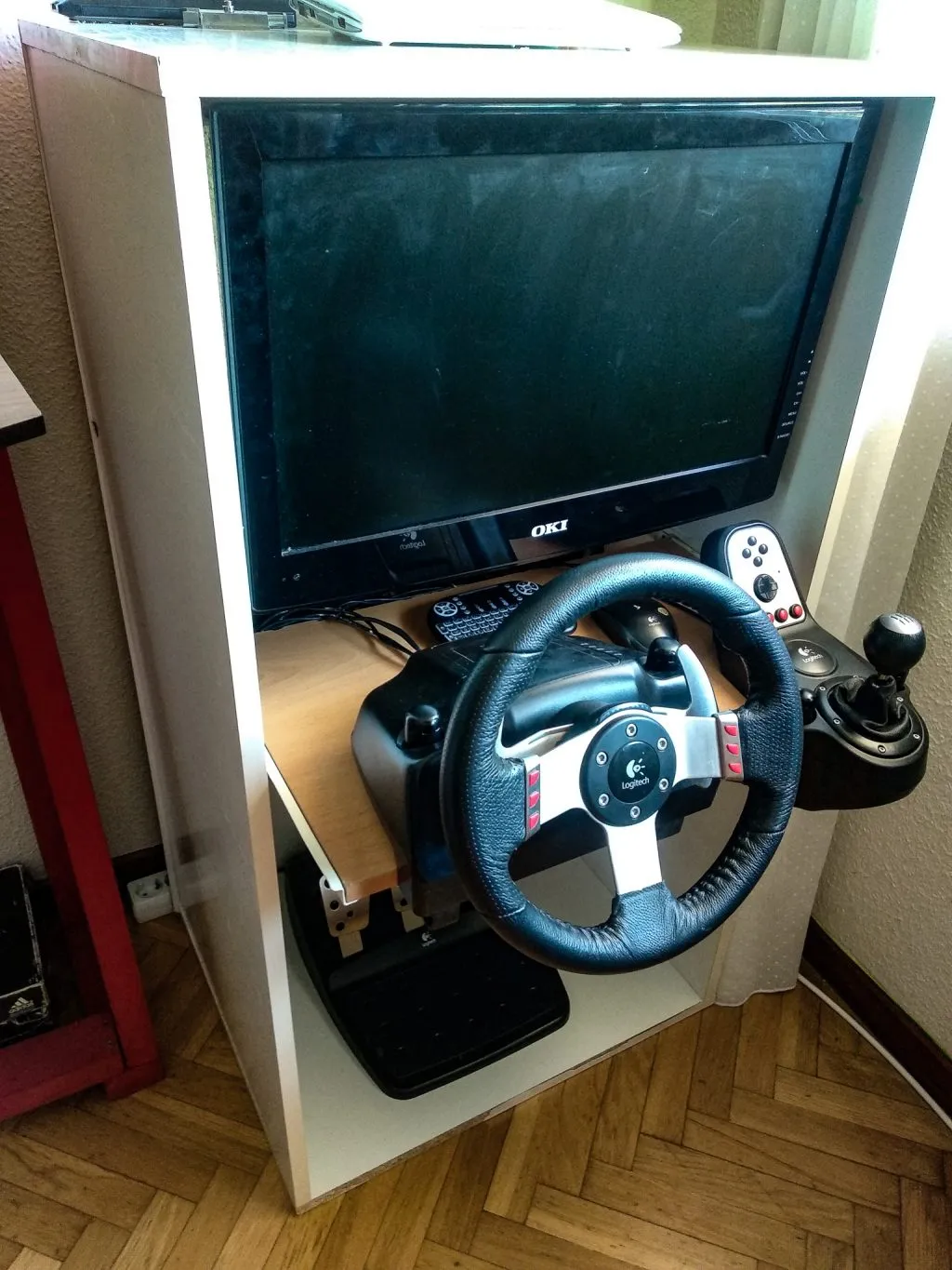 ElGatoGuiri-Custom-SIM-Station-1