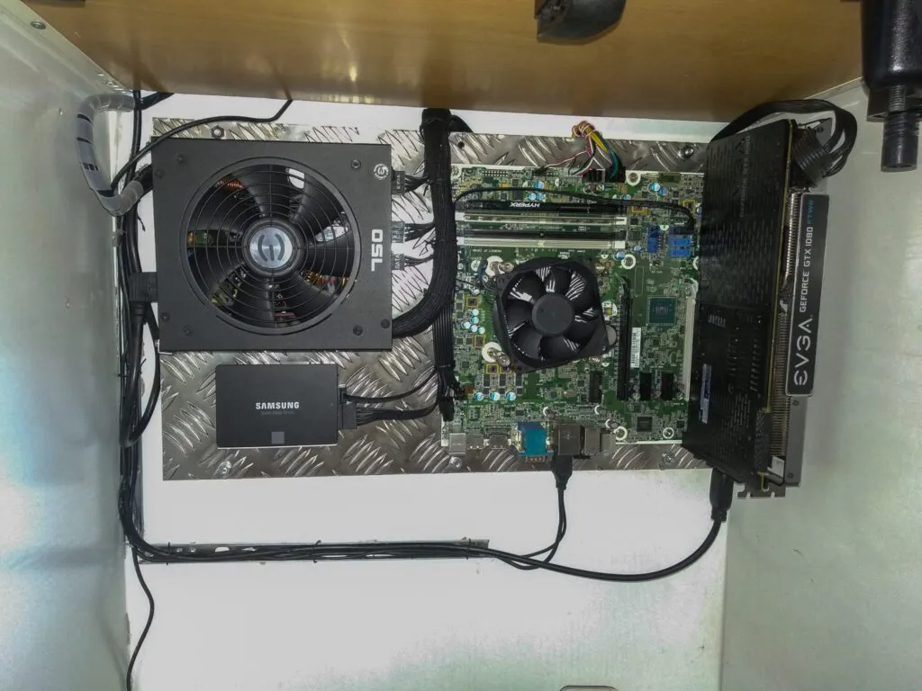 ElGatoGuiri-Custom-SIM-Station-5